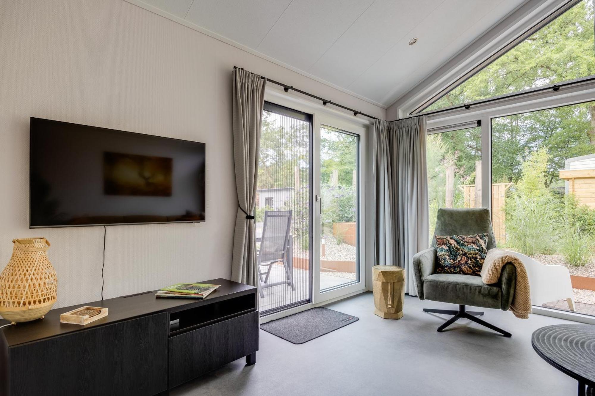 Modern Ingericht Chalet Op Groen Park Op De Veluwe Эпе Экстерьер фото