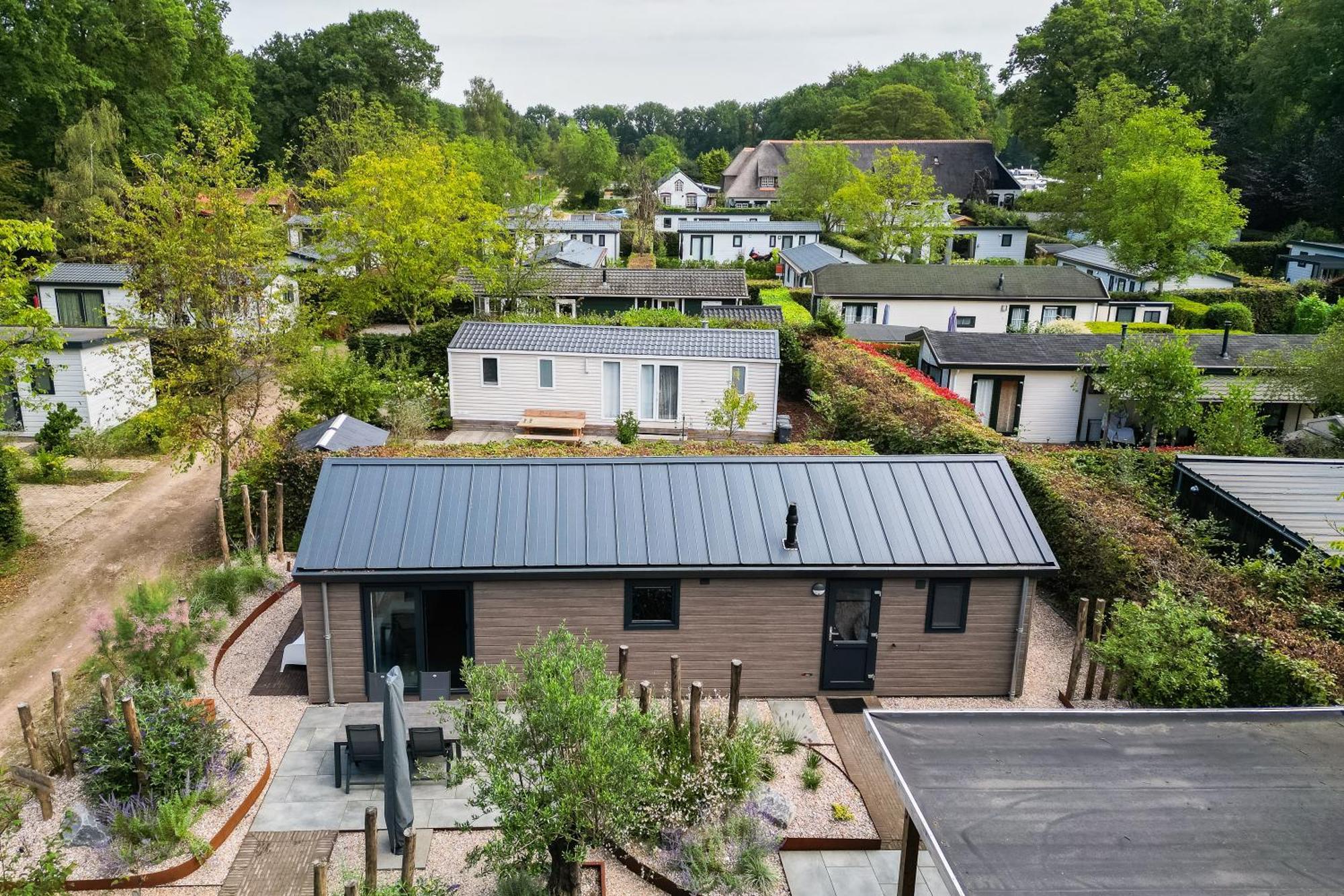 Modern Ingericht Chalet Op Groen Park Op De Veluwe Эпе Экстерьер фото