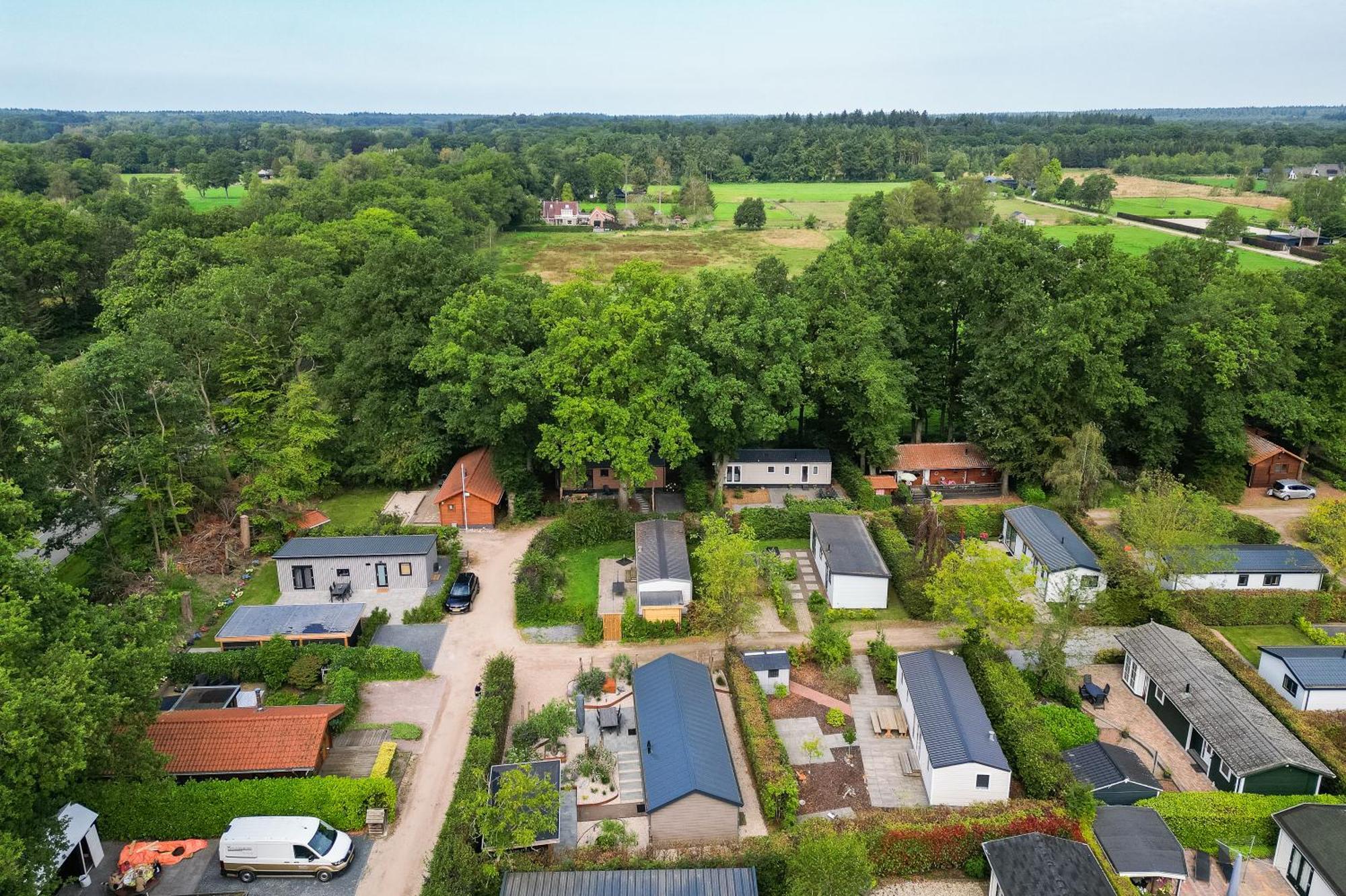 Modern Ingericht Chalet Op Groen Park Op De Veluwe Эпе Экстерьер фото