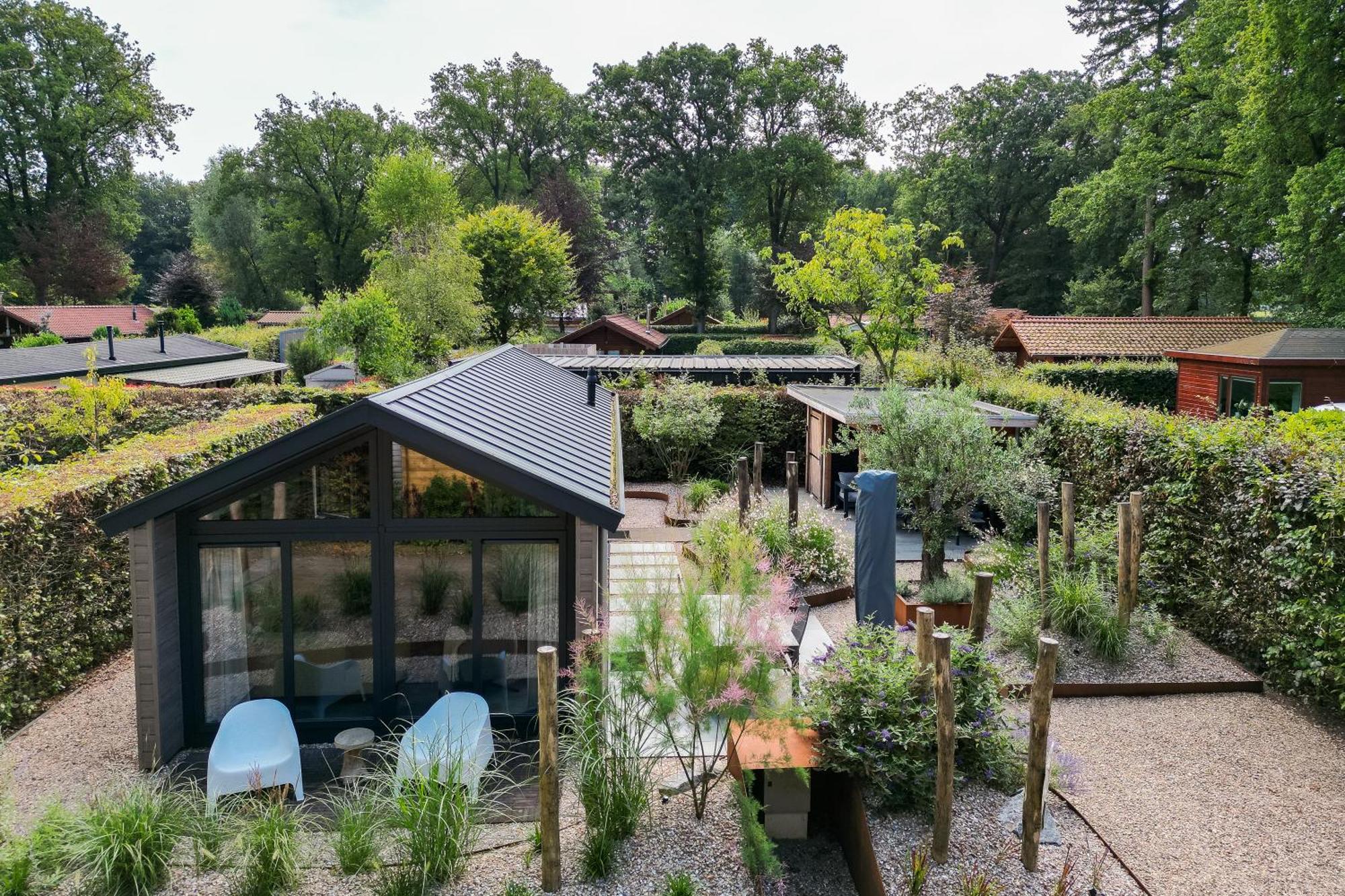 Modern Ingericht Chalet Op Groen Park Op De Veluwe Эпе Экстерьер фото
