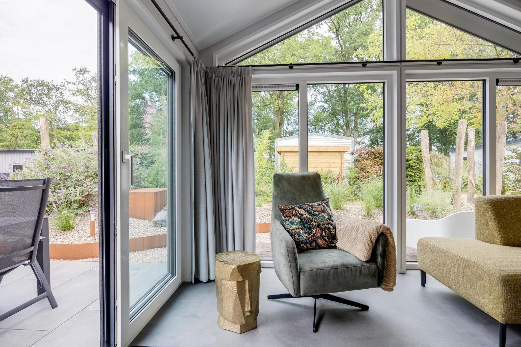 Modern Ingericht Chalet Op Groen Park Op De Veluwe Эпе Экстерьер фото