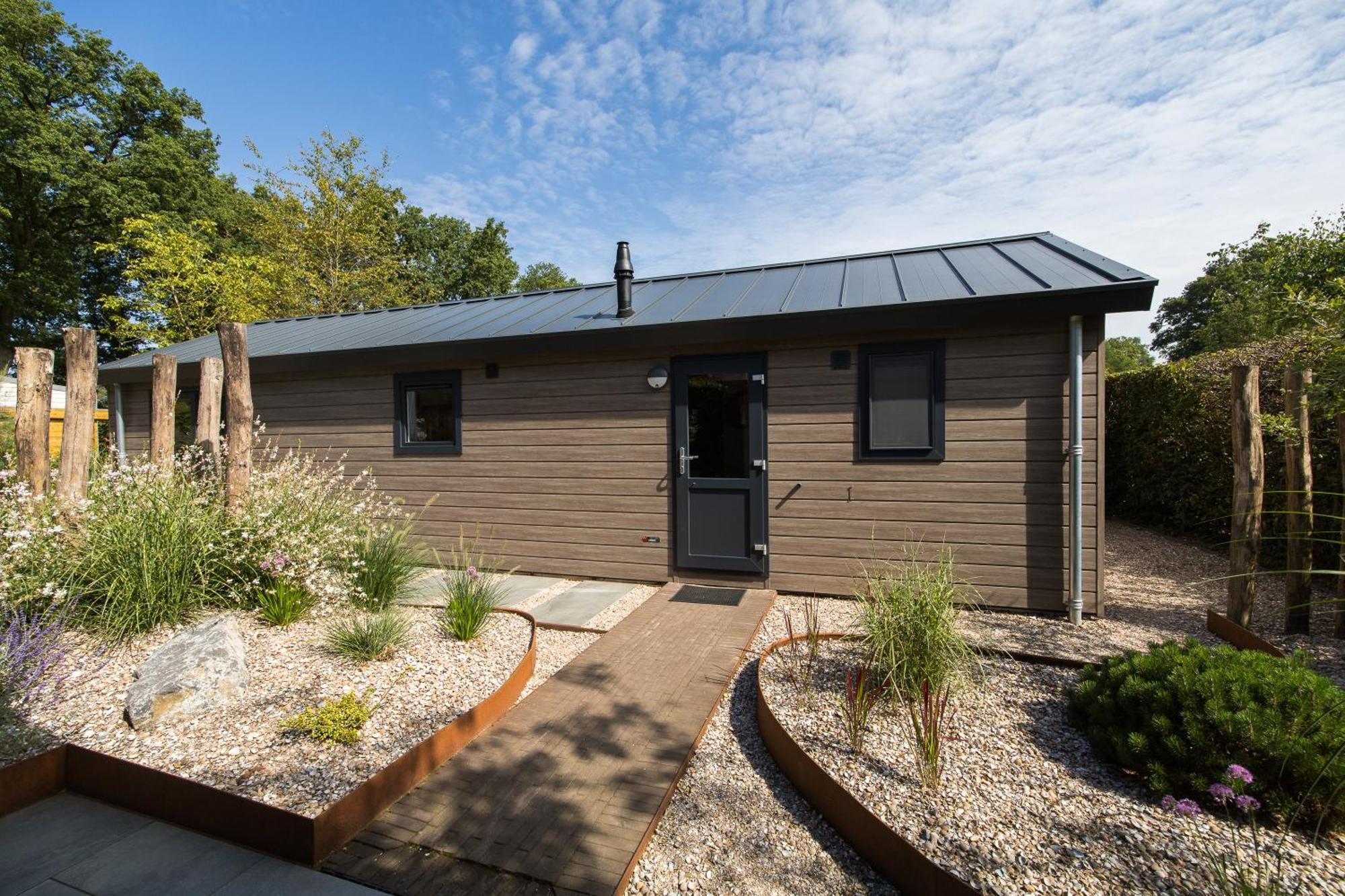 Modern Ingericht Chalet Op Groen Park Op De Veluwe Эпе Экстерьер фото