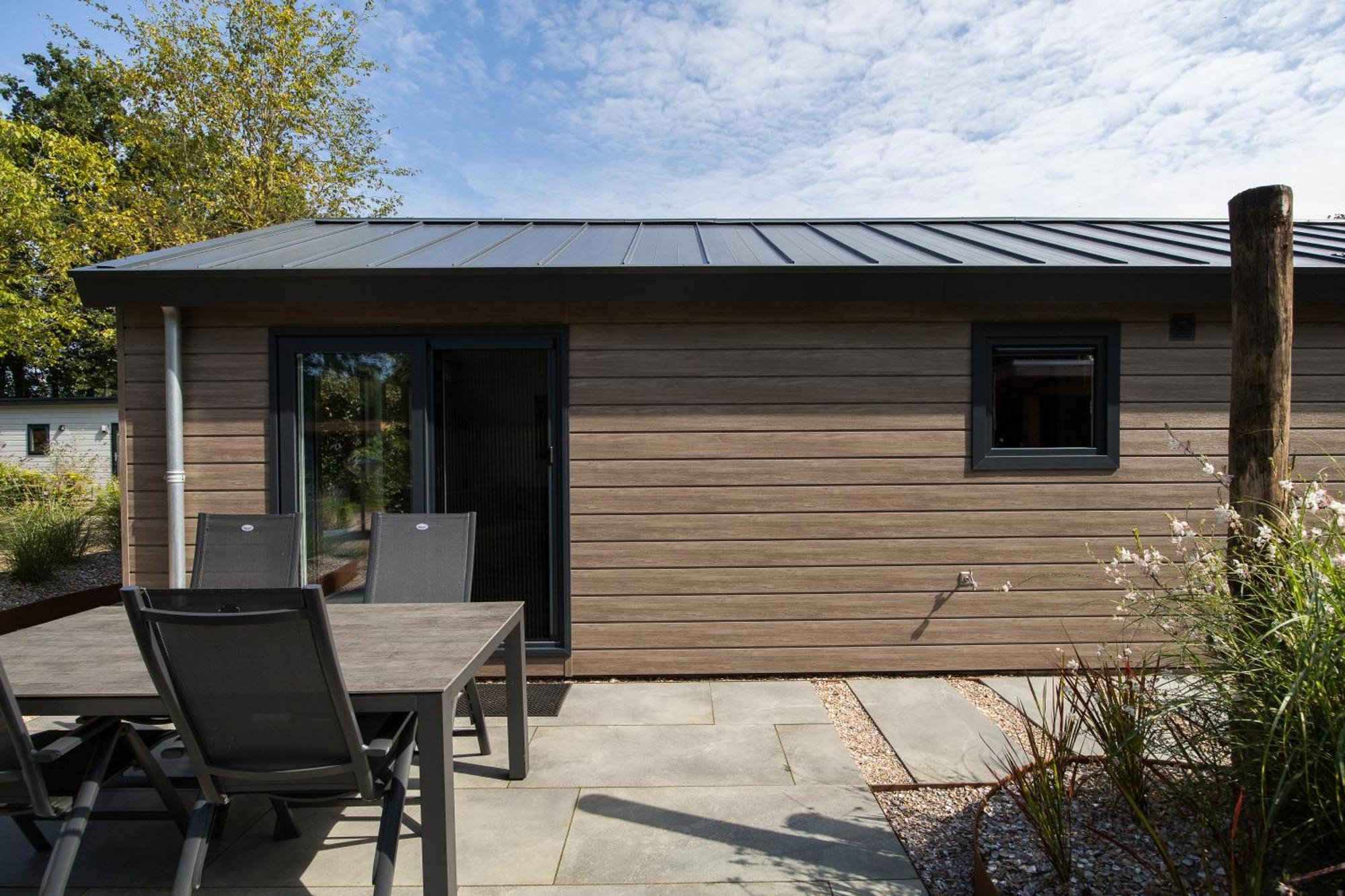 Modern Ingericht Chalet Op Groen Park Op De Veluwe Эпе Экстерьер фото